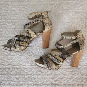 Kenneth Cole Reaction Snake Print strappy 4" cork heels